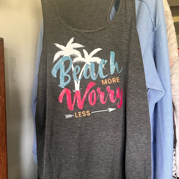 Bundle of 6 tank tops - Picture 5 of 7